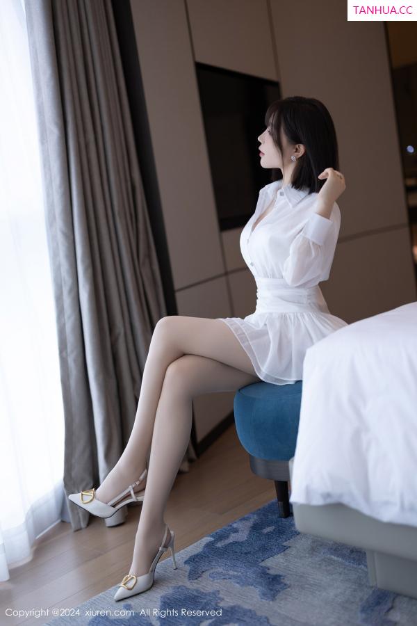 陈芝 芝芝Booty [XiuRen]高清写真图 2024.08.15 No.9020 徐莉芝Booty 丝袜美腿第6张图片